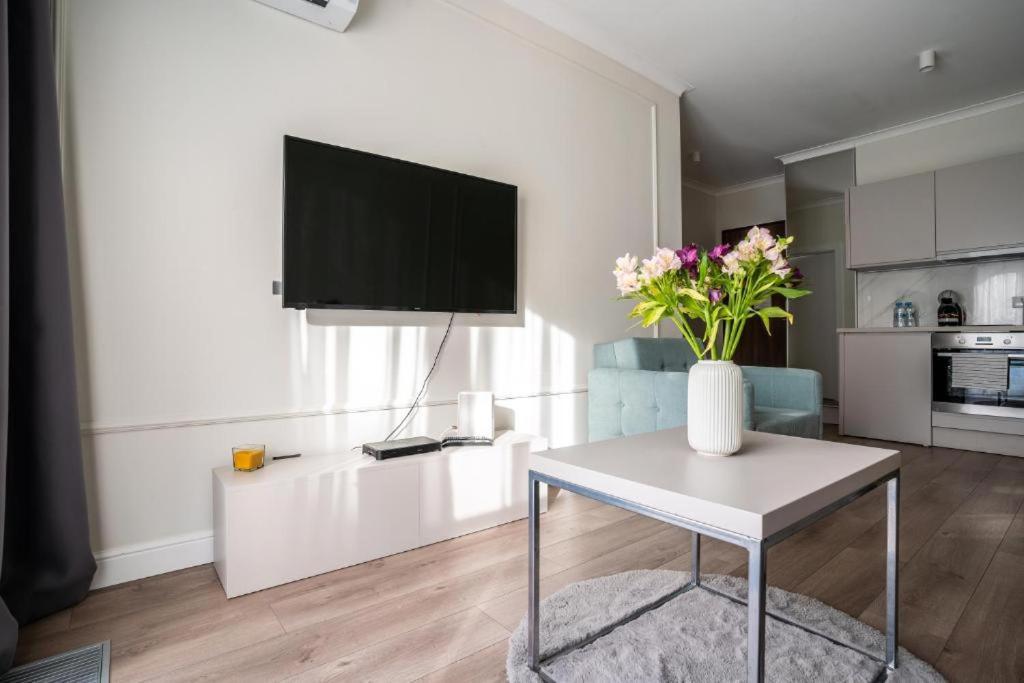 Mennica Residence By Golden Apartments วอร์ซอ ภายนอก รูปภาพ