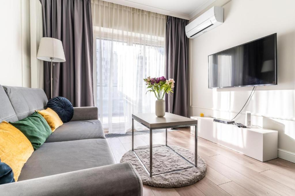 Mennica Residence By Golden Apartments วอร์ซอ ภายนอก รูปภาพ